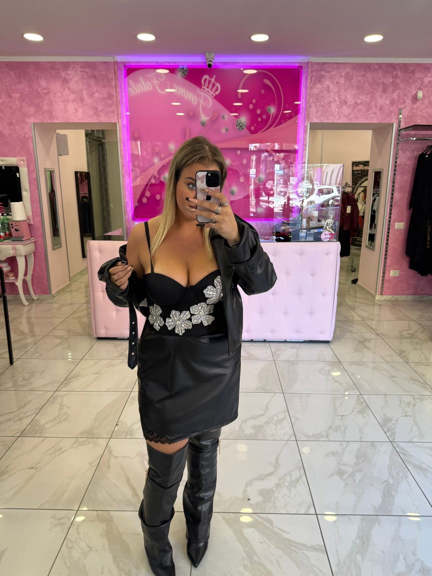 Gonna ecopelle in pizzo nera