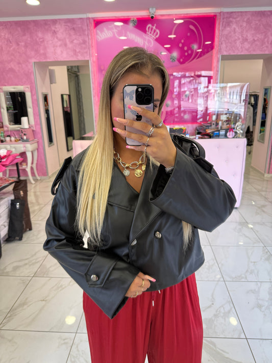 Giubbino ecopelle con bottone